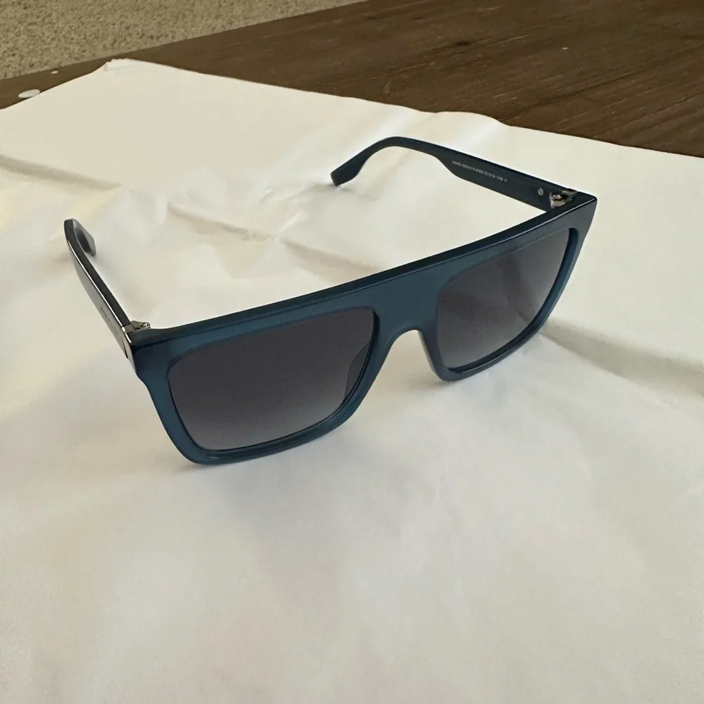 Marc Jacobs***AUTHENTIC*** sunglasses - Picture 5 of 6